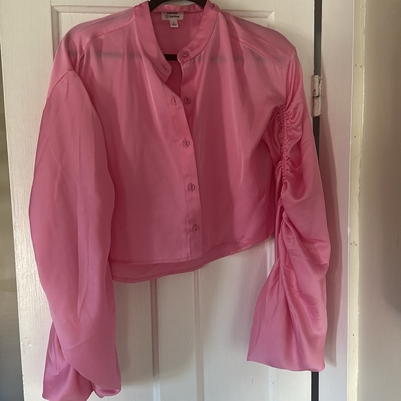 New The Drop Women's Rose Bloom Dramatic Ruched Sleeve Top by @takkunda - Picture 5 of 5